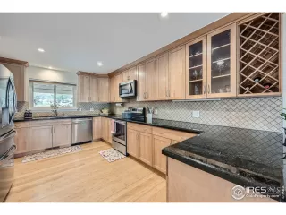 Photo #6: 1016853 Listing