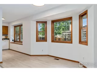 Photo #4: 1016858 Listing