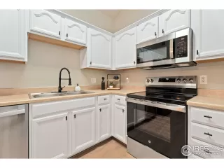 Photo #6: 1016866 Listing