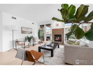 Photo #4: 1016931 Listing