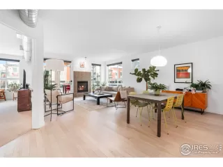 Photo #5: 1016931 Listing