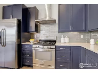 Photo #3: 1016936 Listing