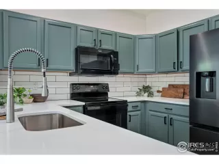 Photo #5: 1017165 Listing