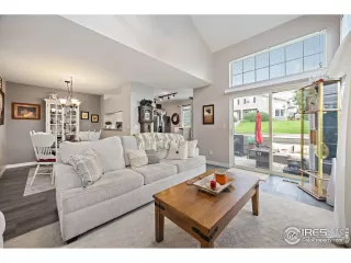 Photo #5: 1017231 Listing