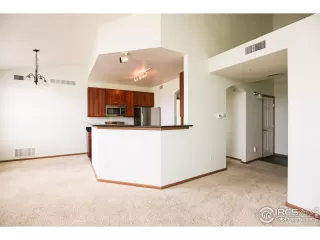 Photo #4: 1017354 Listing