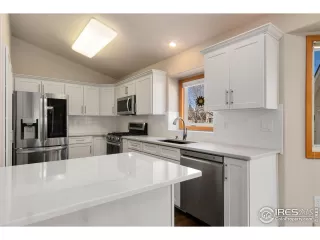 Photo #4: 1017395 Listing