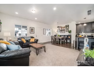 Photo #4: 1017423 Listing