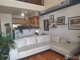 Photo #3: 1017587 Listing