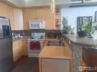 Photo #5: 1017587 Listing