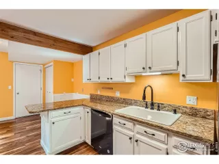 Photo #5: 1017758 Listing