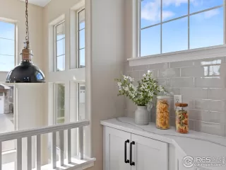 Photo #6: 1017960 Listing