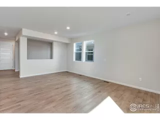 Photo #6: 1018046 Listing