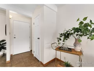 Photo #4: 1018063 Listing