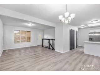 Photo #4: 1018094 Listing