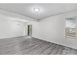 Photo #6: 1018094 Listing