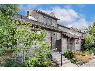 Photo #4: 1018107 Listing