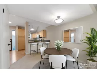 Photo #5: 1018107 Listing