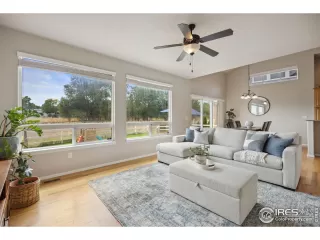 Photo #6: 1018153 Listing