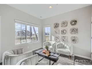 Photo #4: 1018212 Listing