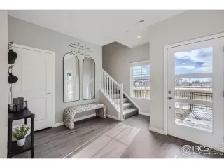 Photo #5: 1018212 Listing