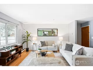 Photo #2: 1018287 Listing