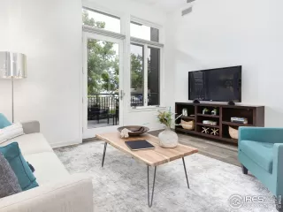 Photo #2: 1018339 Listing