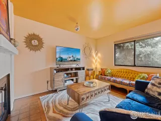 Photo #4: 1018408 Listing