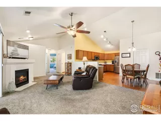 Photo #4: 1018409 Listing