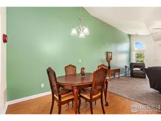 Photo #6: 1018409 Listing