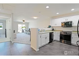 Photo #4: 1018438 Listing 