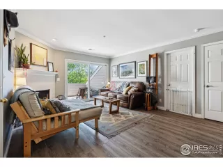 Photo #3: 1018496 Listing