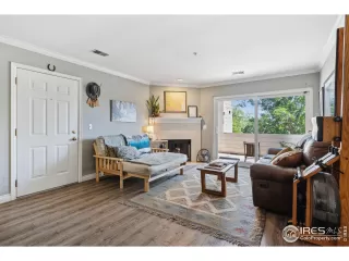 Photo #4: 1018496 Listing