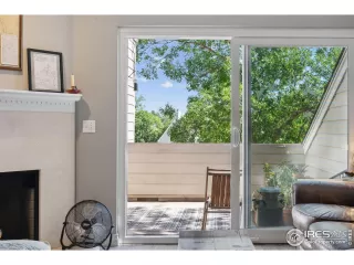 Photo #5: 1018496 Listing