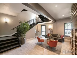 Photo #4: 1018561 Listing