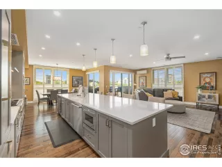 Photo #5: 1018601 Listing