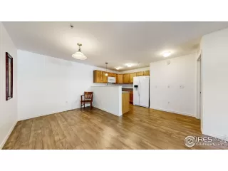 Photo #4: 1018652 Listing