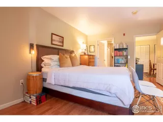 Photo #5: 1018670 Listing