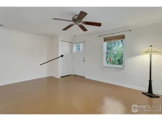 Photo #6: 1018696 Listing