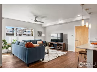 Photo #4: 1018905 Listing