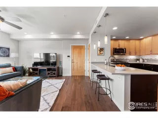 Photo #5: 1018905 Listing