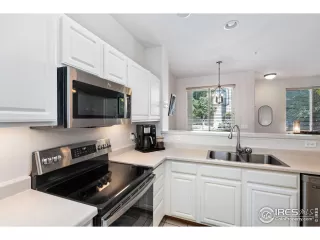 Photo #4: 1018965 Listing