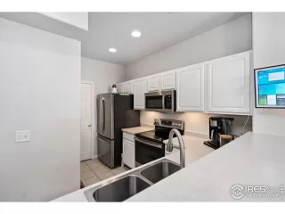 Photo #6: 1018965 Listing