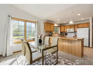 Photo #6: 1018971 Listing