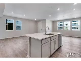 Photo #5: 1019070 Listing