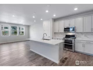 Photo #6: 1019070 Listing