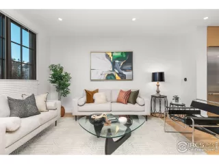 Photo #4: 1019085 Listing