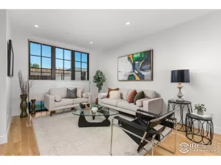 Photo #6: 1019085 Listing