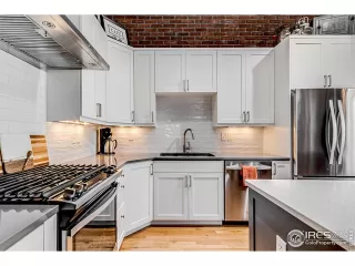 Photo #4: 1019092 Listing