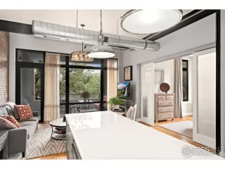 Photo #6: 1019092 Listing