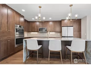 Photo #6: 1019111 Listing